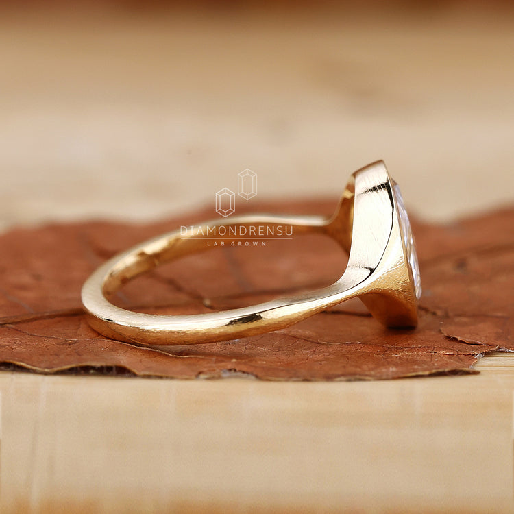 Customise ring design with your preferred setting and diamond.