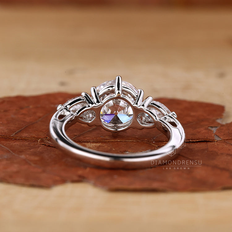 Buy engagement ring crafted in Australia with round cut diamond and clean finish.