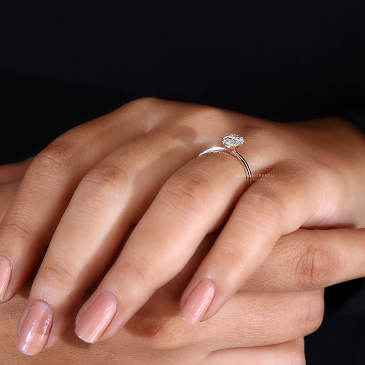 Yellow gold ring with IGI certified diamonds.