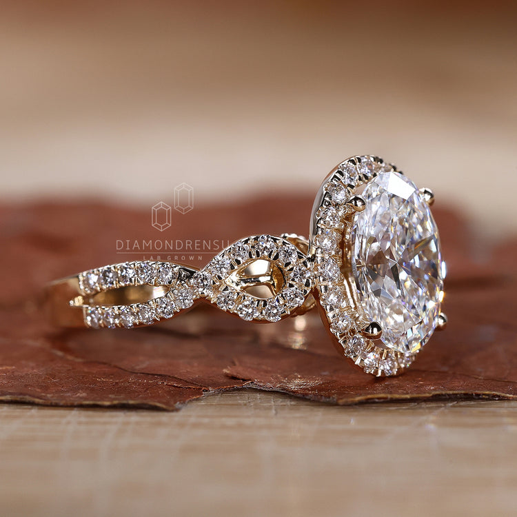 Buy engagement ring online in Australia with custom design options.