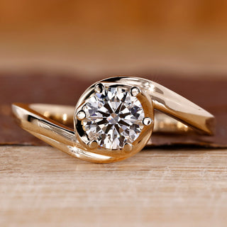 Solitaire Diamond Engagement Ring with round cut lab grown diamond.