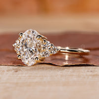 Prong setting ring crafted in yellow gold ring.