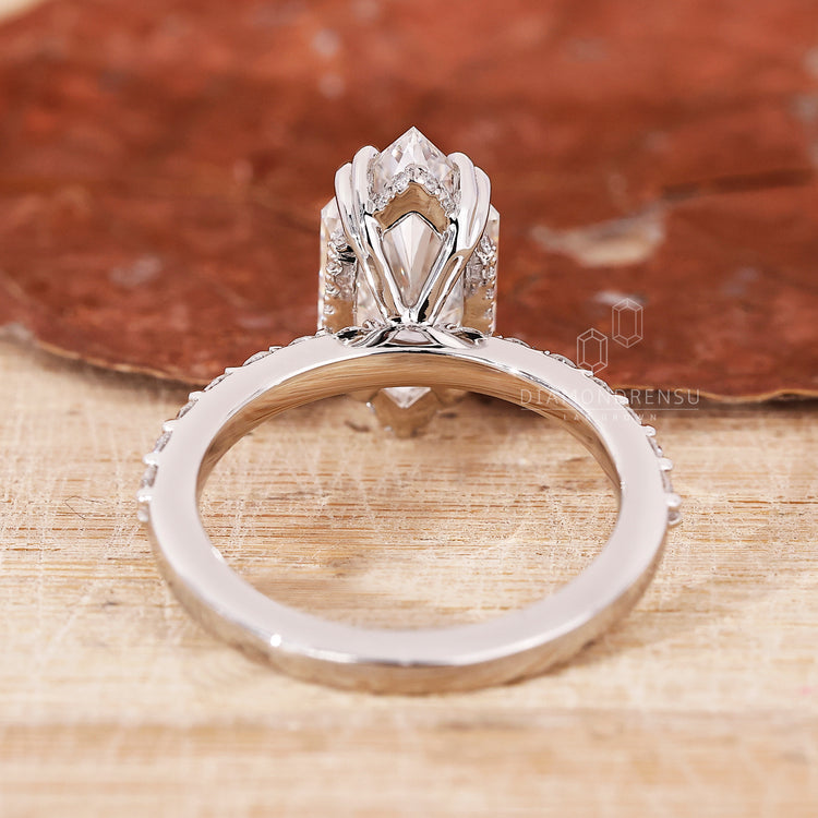 Lab grown diamond set in 6 claw prong setting.