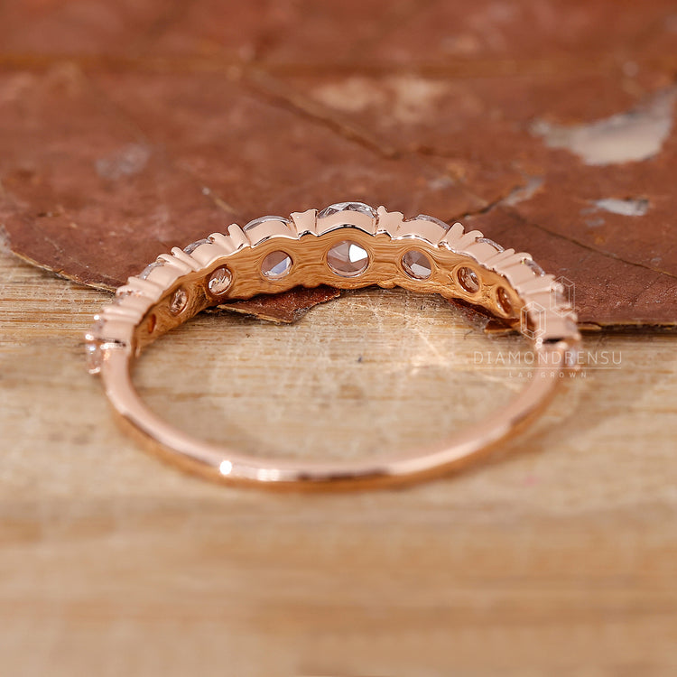 Diamondrensu AU band with half eternity diamond band.
