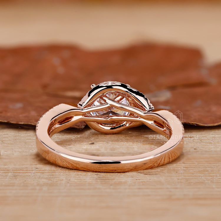 Round cut diamond ring crafted for modern sophistication