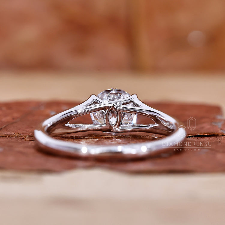 Buy Engagement ring with round diamond ring.