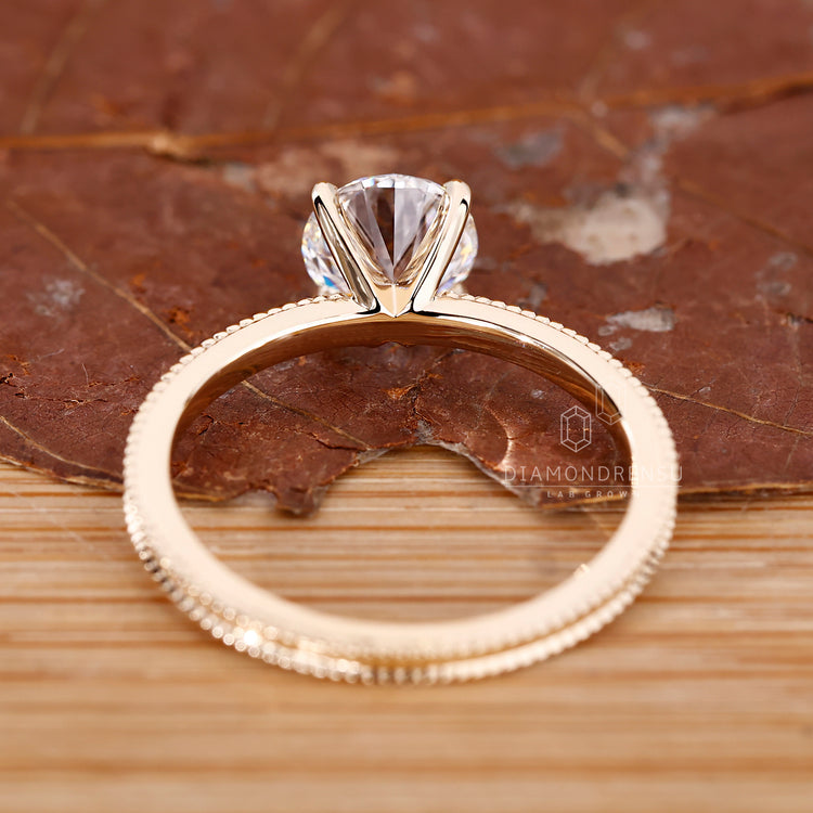 IGI certified 4 tab prong setting design.