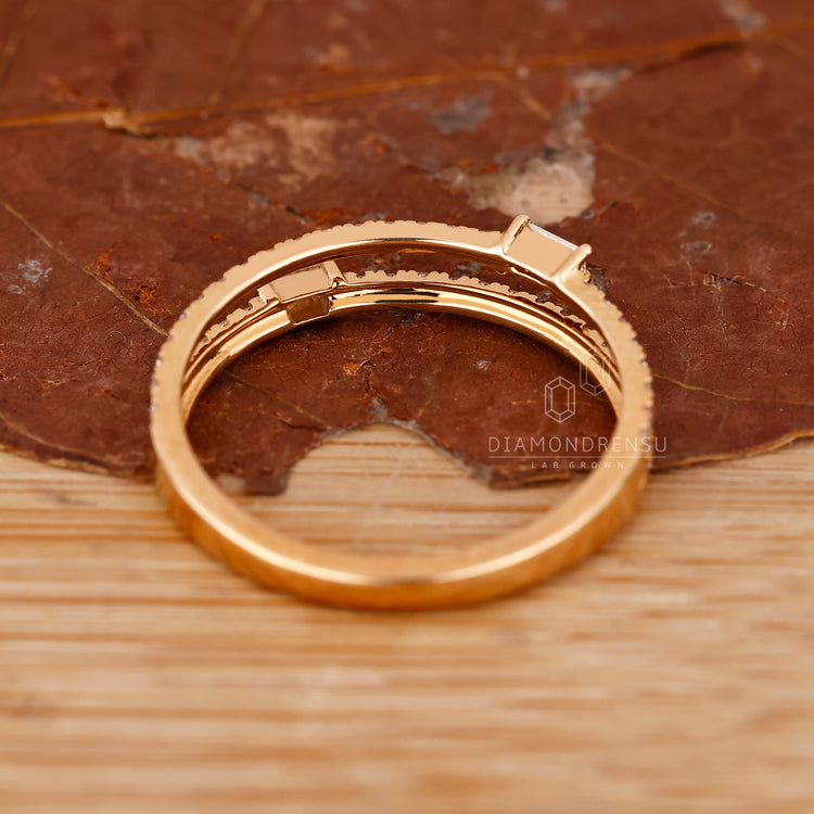 Custom Wedding Band with baguette and round diamond mix.