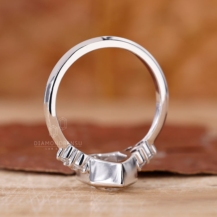 Customise ring using lab grown diamond centre.