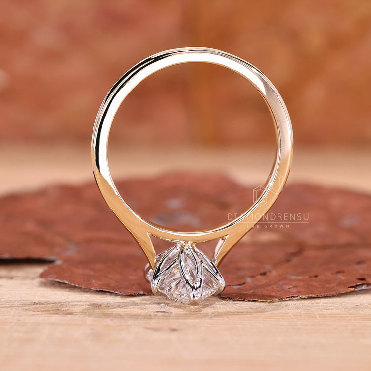 Exquisite two tone ring perfect for any occasion.