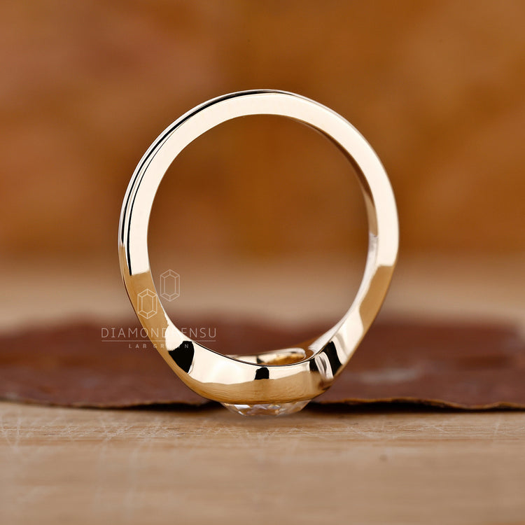 Custom diamond ring with lab grown diamond
