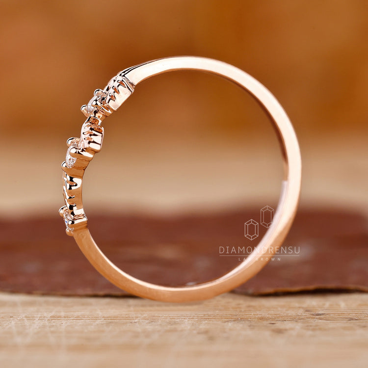 Diamondrensu AU band with leaf wedding band.