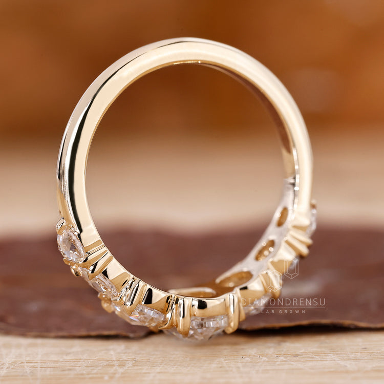 Handmade hidden halo ring by Diamondrensu AU.
