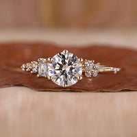 Round cut diamond ring with muse setting style.