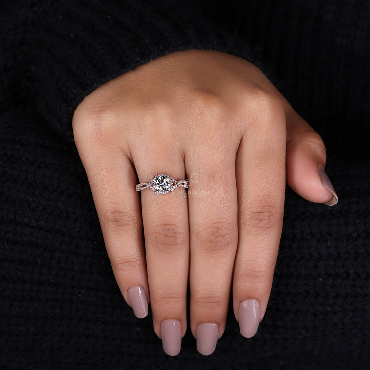 Halo diamond ring featuring a dazzling centrepiece