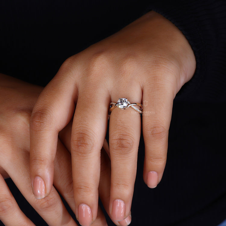 IGI certified diamond ring with quality assurance.