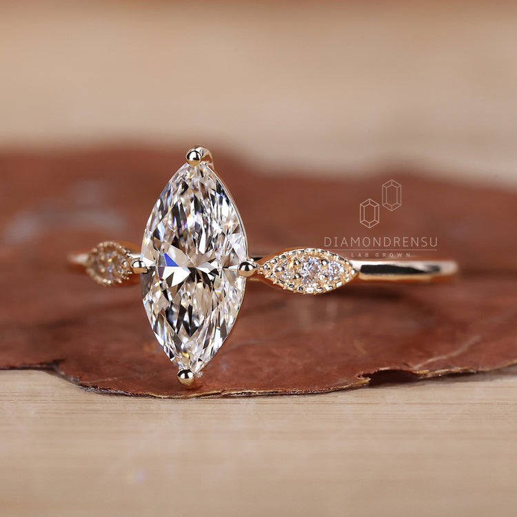 Milgrain setting ring crafted with vintage-style edges.