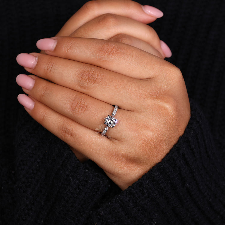 Customise ring with a round diamond pave set.