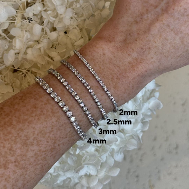 Classic 2.0 MM Round Colorless Moissanite Tennis Bracelet