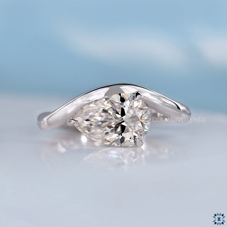 Pear Moissanite Curved Solitaire East West Ring 1.24 CT - Silver - Size G
