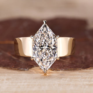 Solitaire diamond ring with Dutch marquise engagement design.