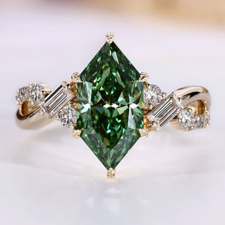 Dutch marquise diamond ring with green diamond.
