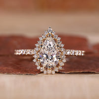 Pear shaped diamond ring with a classic Aussie touch.