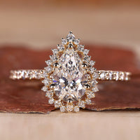 Pear shaped diamond ring with a classic Aussie touch.