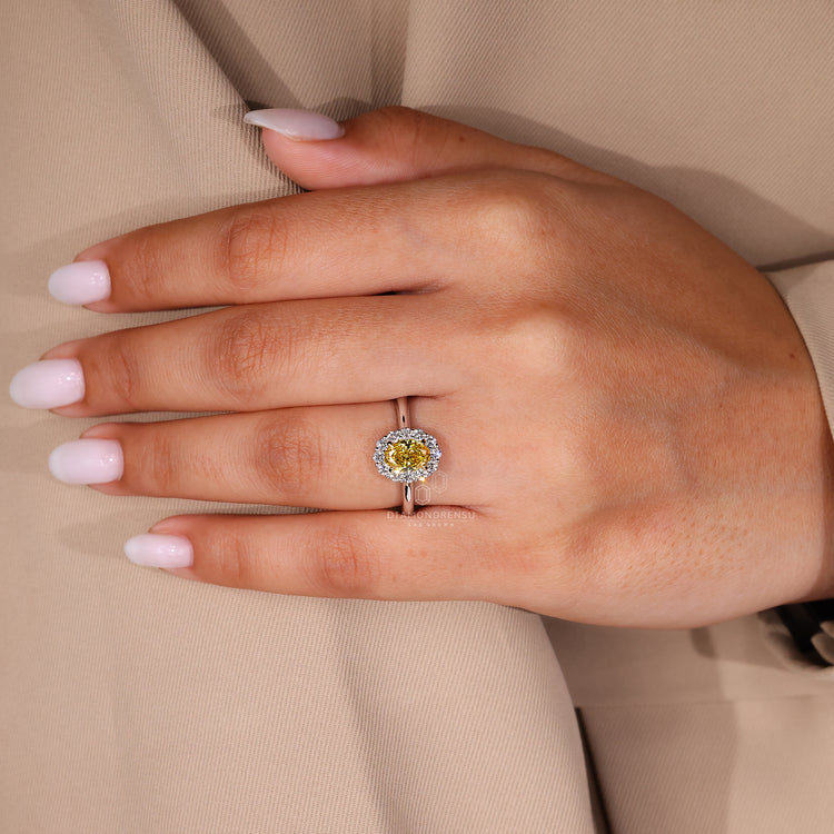 Handmade halo diamond ring by Diamondrensu AU.