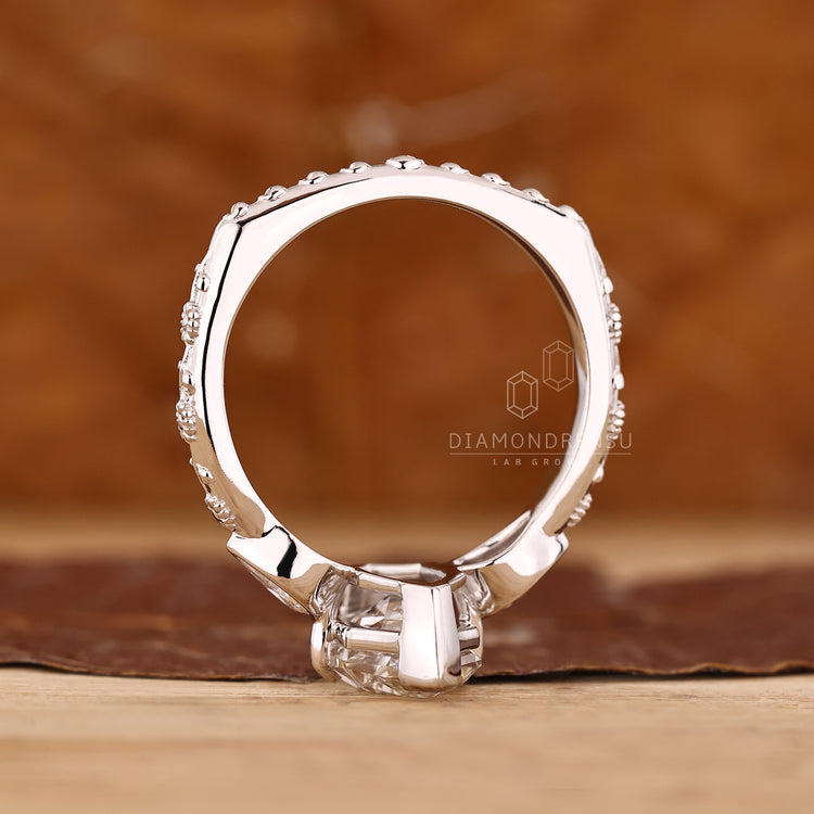 IGI certified handmade Dutch marquise diamond ring.
