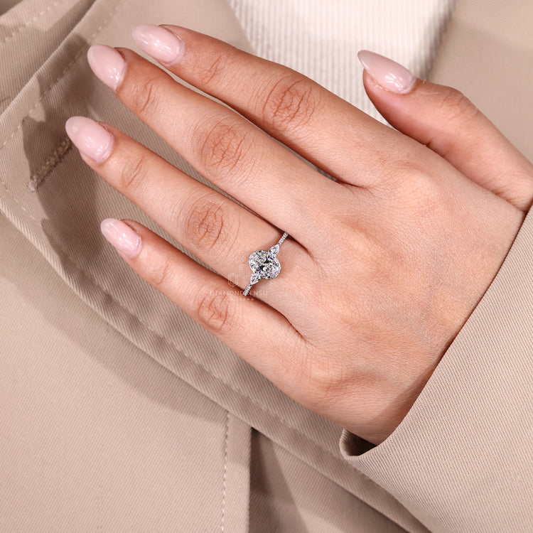 Diamondrensu AU handmade oval cut diamond ring.