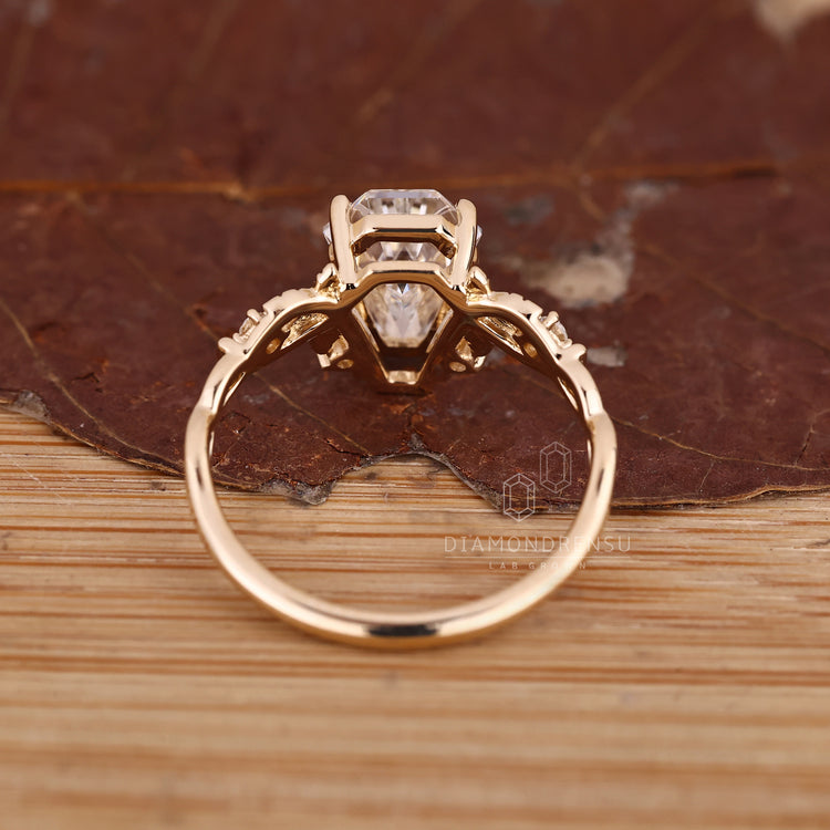 Coffin cut diamond ring IGI certified design.