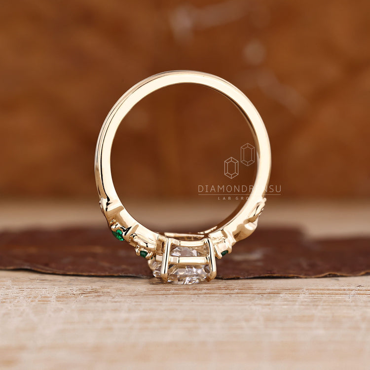 Diamondrensu AU coffin diamond ring nature style.