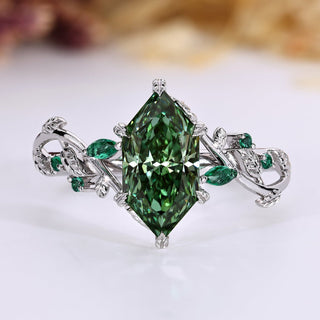 Dutch marquise diamond ring with green diamond.