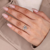 IGI certified coffin diamond ring four claw set.