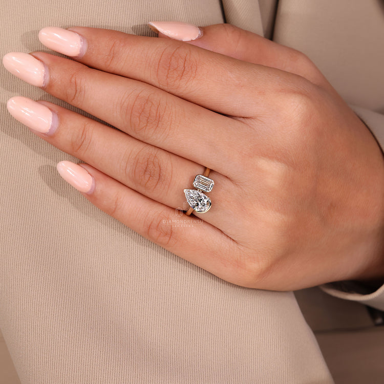 Diamondrensu AU toi et moi ring two stone style.