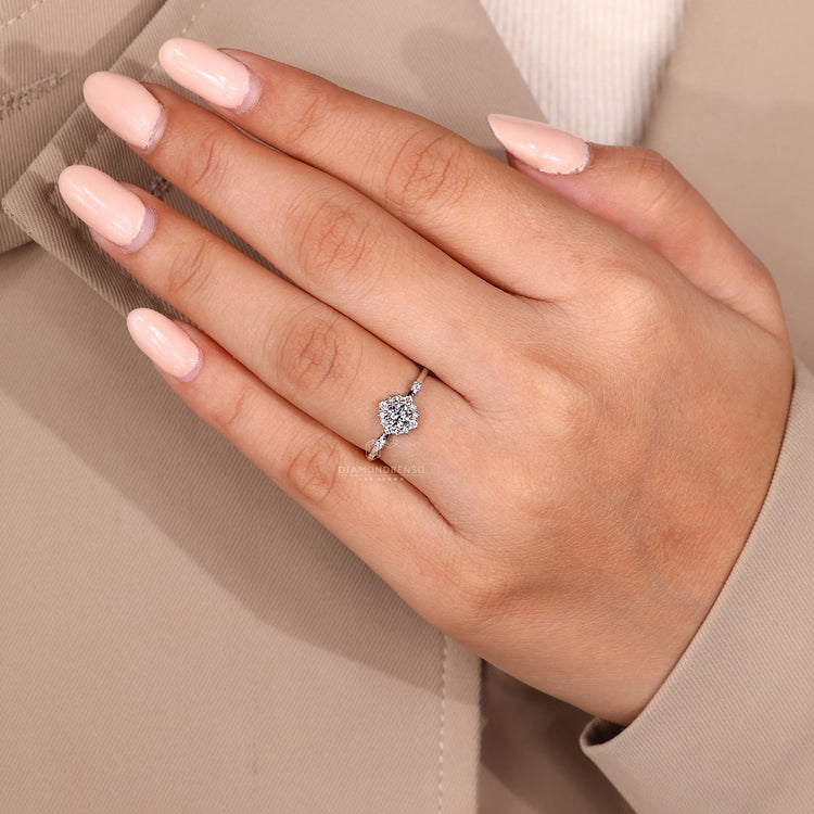 Round cut diamond ring IGI certified halo cluster.