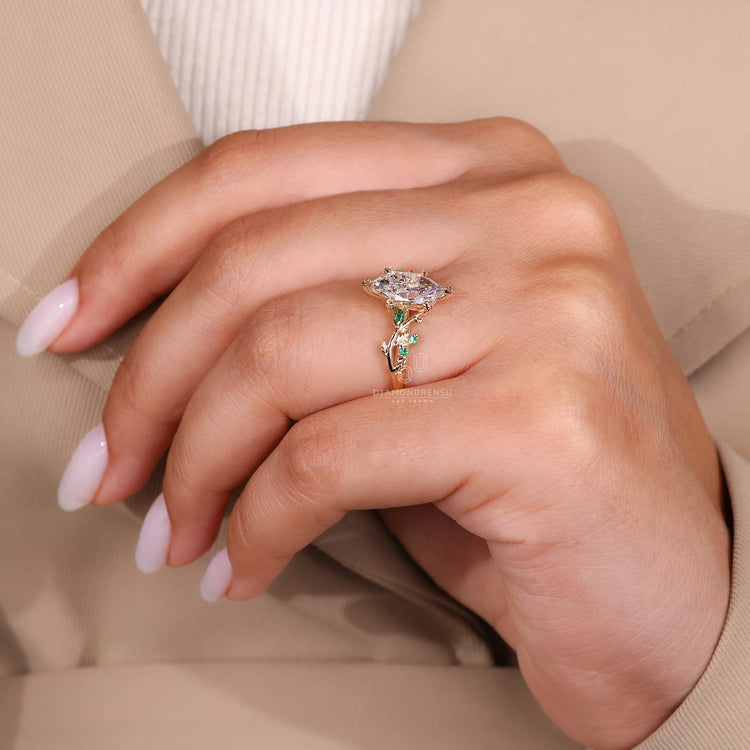 6 leaf style prong designed in leaf style pave setting.