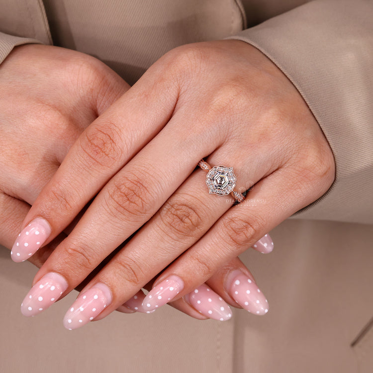 Diamondrensu AU Hexagon Cut Diamond Ring handmade.