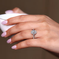 Bridge accent setting with bar setting ring looks neat.