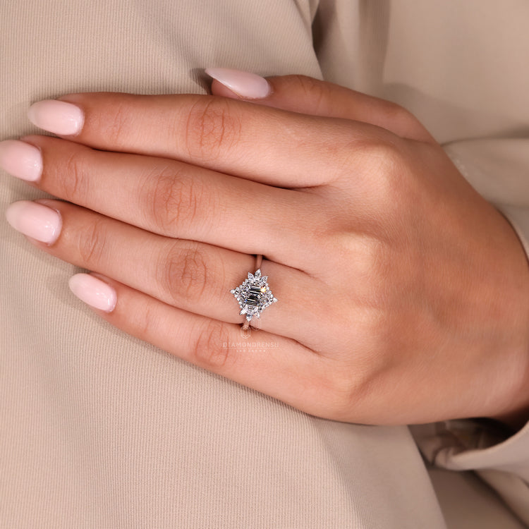 Diamondrensu AU ring with Lab Grown Diamond.