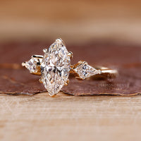 Diamondrensu AU handmade three stone diamond ring.