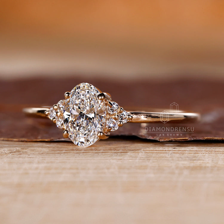 Diamondrensu AU handmade oval cut diamond ring.