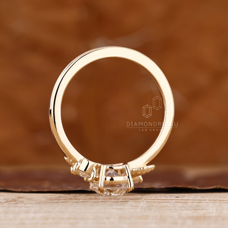 Diamondrensu AU Round Old European Cut engagement ring.