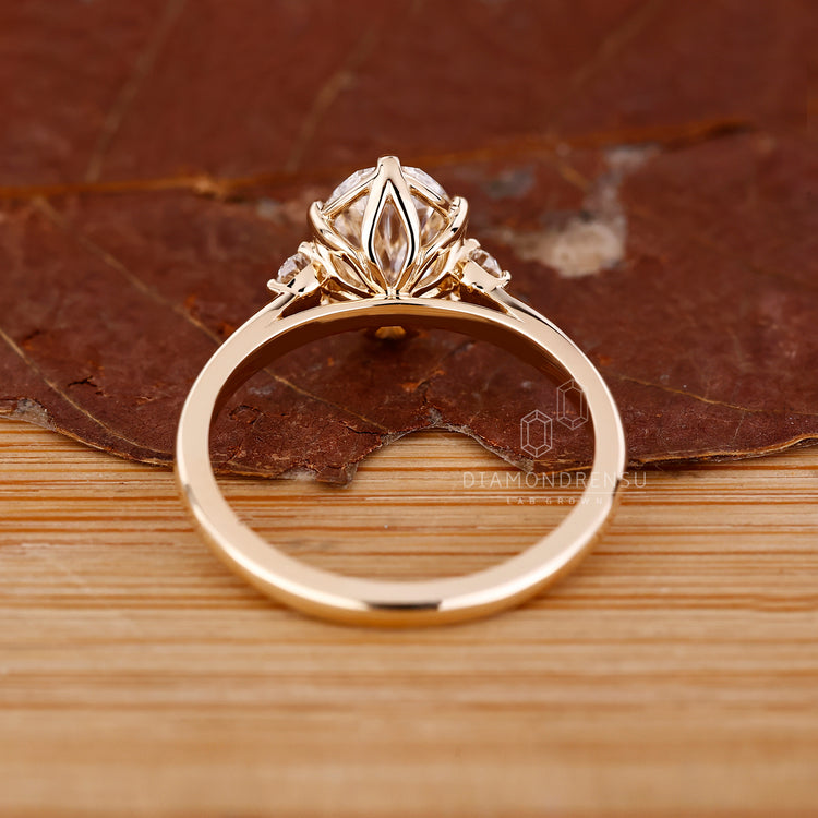 IGI certified oval diamond ring tapered shank.