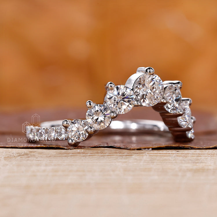 Round diamond U shaped band.
