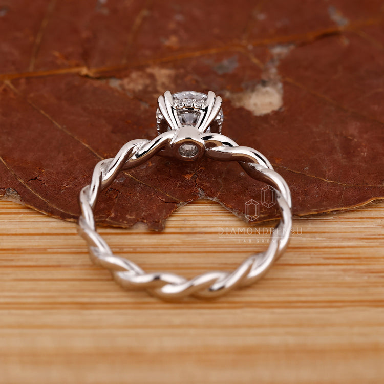 Handmade round cut diamond ring by Diamondrensu AU.