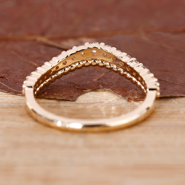 Diamondrensu AU wedding band with curvy wedding band.