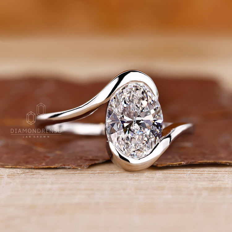 Aquamarine diamond engagement ring in gold.