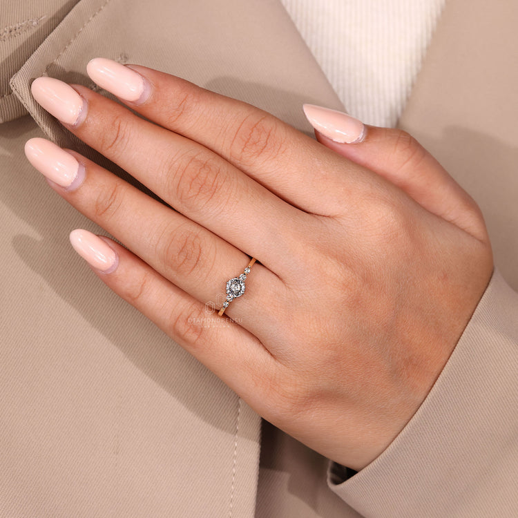 Diamondrensu AU Portuguese diamond ring five stone.